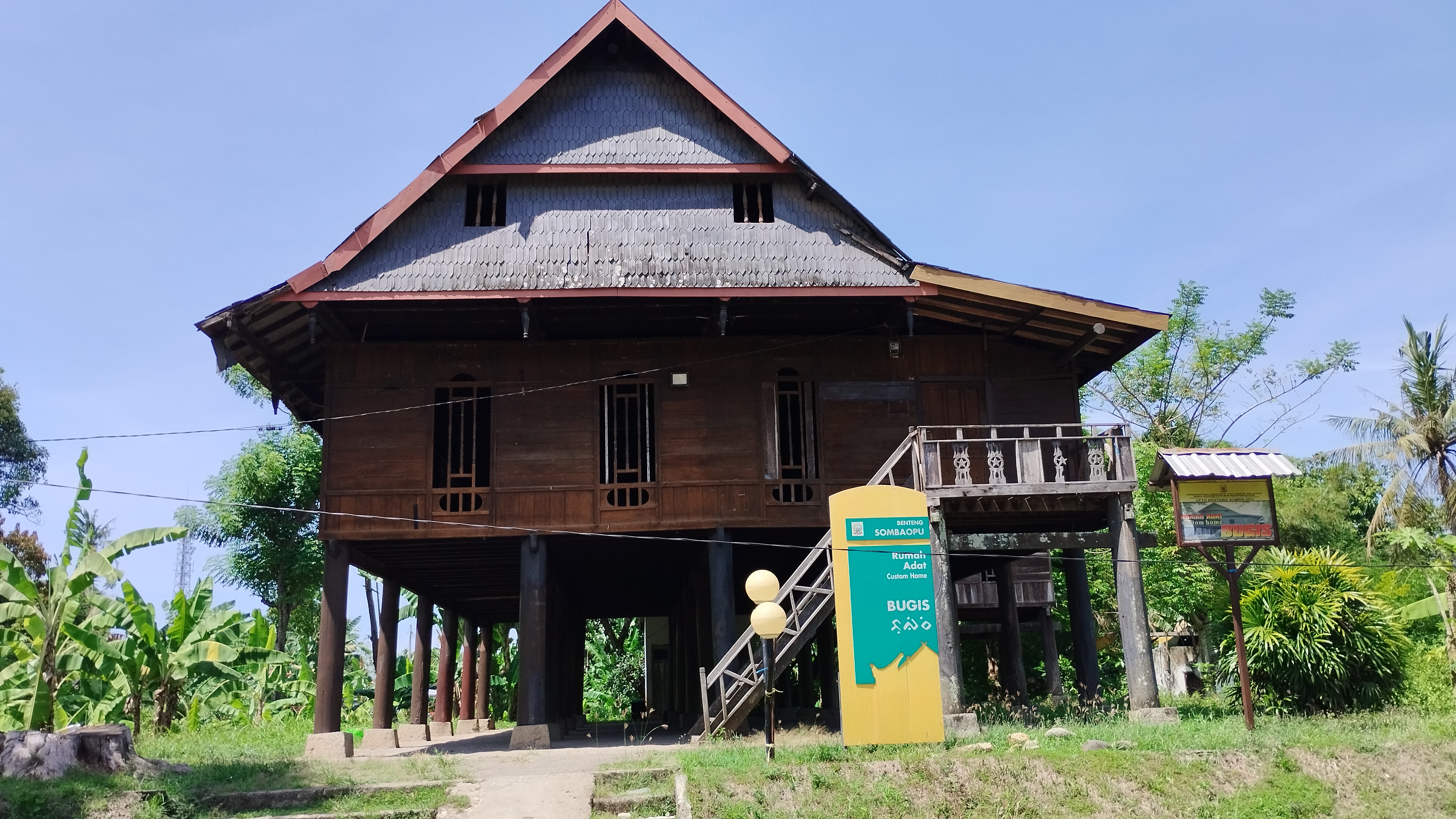 Rumah Adat Bugis